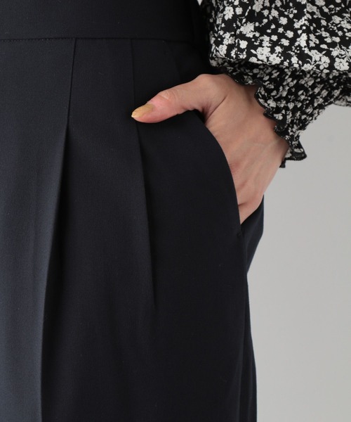 GLOBAL WORK(グローバルワーク)の「ウツクシルエットDRYテーパードパンツ/265442(その他パンツ・レディース・ブラック/グレイッシュベージュ/レッド/モカ/ブラウン/オリーブ/グリーン/ライトブルー/ネイビー/バイオレット/ピンク/グリーン系その他6・X-SMALL/SMALL/MEDIUM/LARGE/X-LARGE/XX-LARGE)」の15枚目の写真