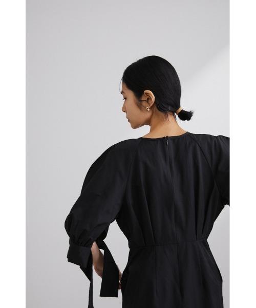 STYLEMIXER（スタイルミキサー）の「スリットカフワンピース（ワンピース・レディース・ベージュ/オレンジ/ブラック・MEDIUM/SMALL）」の8枚目の写真