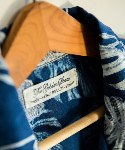 REMI RELIEF（レミレリーフ）の「REMI RELIEF × BEAMS PLUS / 別注 カットジャカード アロハ シャツ（シャツ/ブラウス・メンズ・サックスブルー・MEDIUM/SMALL/X-LARGE/LARGE）」の3枚目の写真