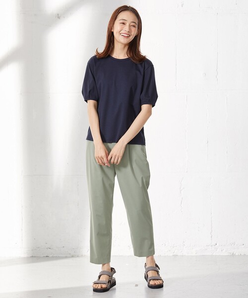 J.PRESS Ladies(J.プレス レディス)の「【UVケア・接触冷感】コンパクトコットンスムース タックスリーブ カットソー(Tシャツ/カットソー・レディース・ホワイト系/グレー系/ベージュ系/ネイビー系/ピンク系/ブルー系・SMALL)」の13枚目の写真