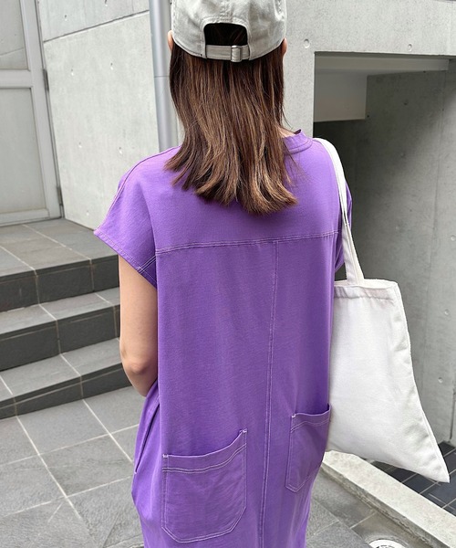 andme（アンドミー）の「配色ステッチフレンチスリーブTシャツワンピース（ワンピース・レディース・ブラック/チャコールグレー/グレイッシュベージュ/グリーン/パープル/ネイビー/カーキ/ブラウン/ブルー・M）」の9枚目の写真