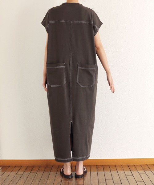 andme（アンドミー）の「配色ステッチフレンチスリーブTシャツワンピース（ワンピース・レディース・ブラック/チャコールグレー/グレイッシュベージュ/グリーン/パープル/ネイビー/カーキ/ブラウン/ブルー・M）」の22枚目の写真