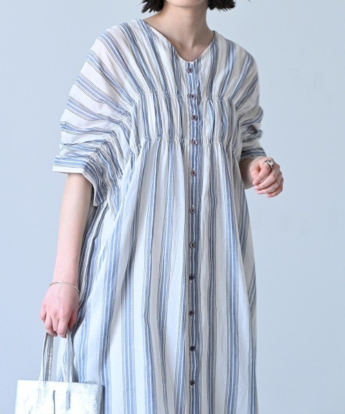 LUPILIEN(ルピリアン)の「Made in India◇シアーチェック・ストライプ ワンピース(ワンピース・レディース・ブラック/ネイビー/ストライプ/A・FREE)」の3枚目の写真