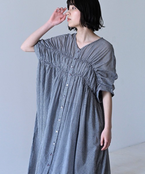 LUPILIEN(ルピリアン)の「Made in India◇シアーチェック・ストライプ ワンピース(ワンピース・レディース・ブラック/ネイビー/ストライプ/A・FREE)」の4枚目の写真