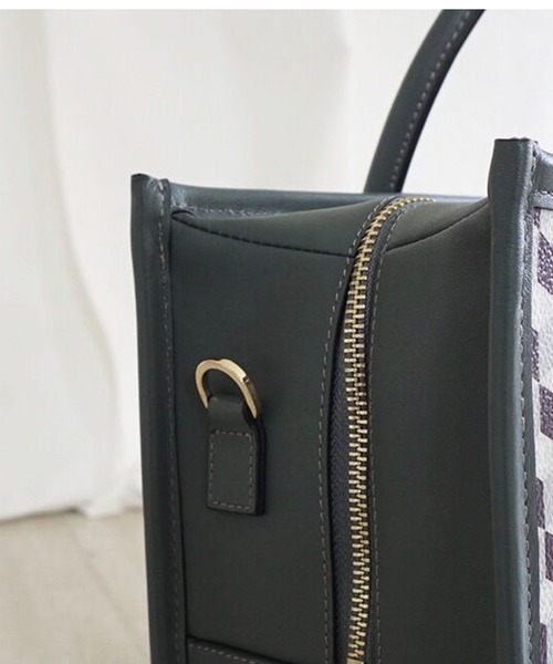 intoxic.（イントキシック）の「THE CUBE CLIGNANCOURT クリニャンクール（ボストンバッグ・レディース・グレー・FREE）」の4枚目の写真