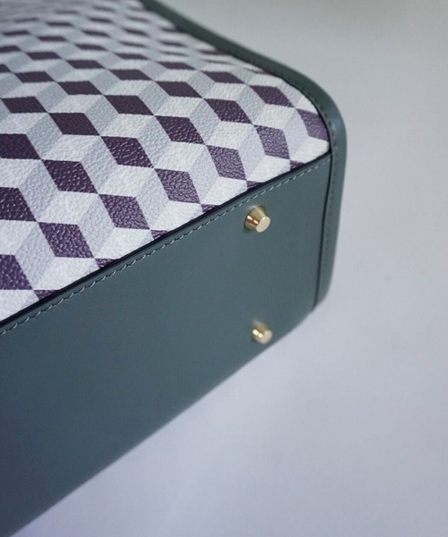 intoxic.（イントキシック）の「THE CUBE CLIGNANCOURT クリニャンクール（ボストンバッグ・レディース・グレー・FREE）」の15枚目の写真