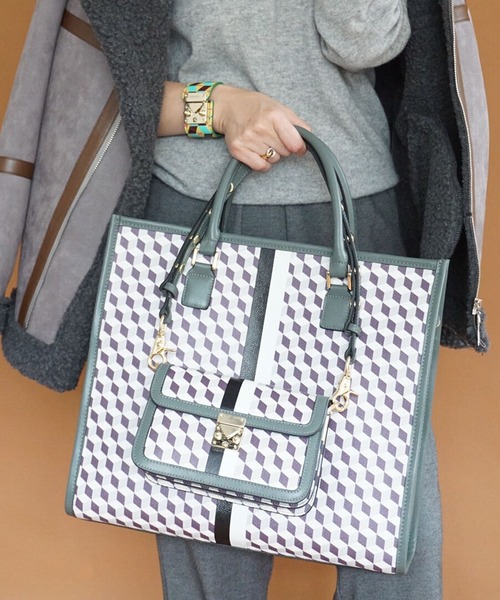 intoxic.（イントキシック）の「THE CUBE CLIGNANCOURT クリニャンクール（ボストンバッグ・レディース・グレー・FREE）」の3枚目の写真