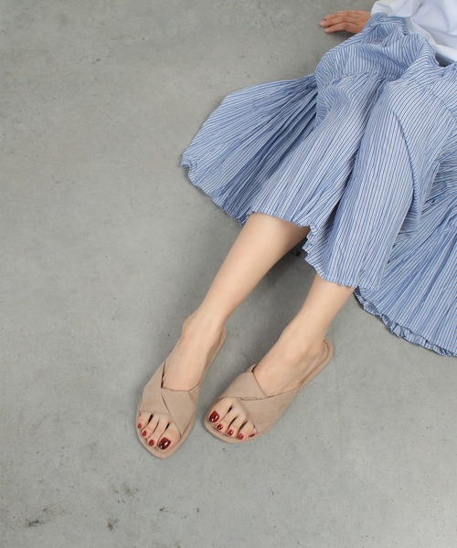 LUGG NAGG（ラグナグ）の「ロールクロススエードサンダル（サンダル・レディース・チャコールグレー/レッド/イエロー/アイボリー/モカ・LL/S/M/L）」の11枚目の写真