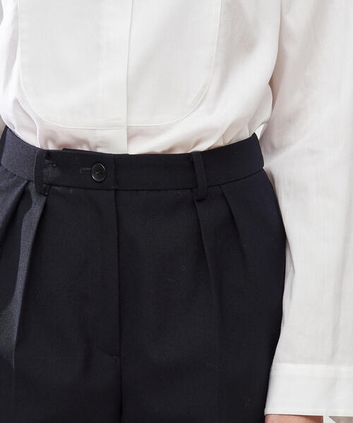 TOMORROWLAND （トゥモローランド）の「ハードウールオックスフォード タックテーパードパンツ（スラックス・レディース・ネイビー・36/34/32）」の8枚目の写真