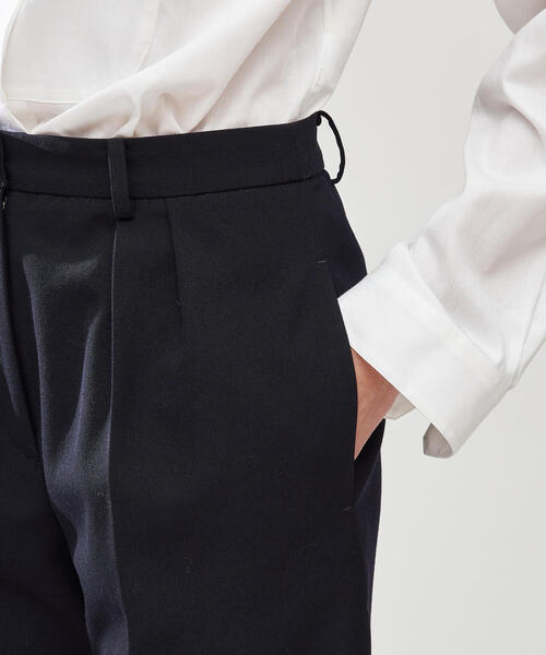 TOMORROWLAND （トゥモローランド）の「ハードウールオックスフォード タックテーパードパンツ（スラックス・レディース・ネイビー・36/34/32）」の10枚目の写真