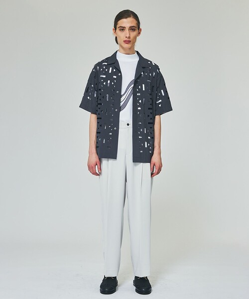 UNITED TOKYO(ユナイテッドトウキョウ)の「ジオメトリックレーザーカットシャツ(シャツ/ブラウス・メンズ・グレー/ブラック・1/2)」の14枚目の写真