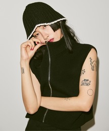 FEKETE | TURTLENECK ZIP-UP KNIT VEST / ハイネックジップアップニットベスト(ベスト)