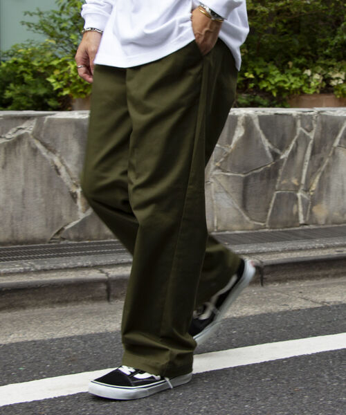 Dickies（ディッキーズ）の「【Dickies/ディッキーズ】T/C ツイルイージーパンツ ワイドチノ チノパン ルーズフィット（チノパンツ・メンズ・ベージュ/オリーブ/ブルー/ブラック・XL/M/L）」の11枚目の写真