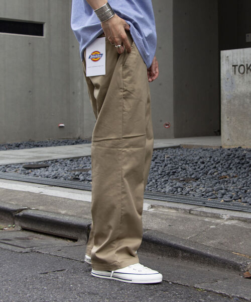 Dickies（ディッキーズ）の「【Dickies/ディッキーズ】T/C ツイルイージーパンツ ワイドチノ チノパン ルーズフィット（チノパンツ・メンズ・ベージュ/オリーブ/ブルー/ブラック・XL/M/L）」の14枚目の写真