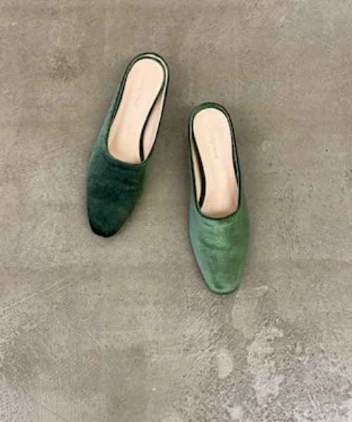 Shelly island（シェリーアイランド）の「ベロアフラットサンダル（サンダル・レディース・ベージュ/パープル/グリーン・L/M）」の11枚目の写真