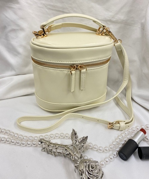 WEGO(ウィゴー)の「WEGO/バニティーショルダーバッグ(ショルダーバッグ・レディース・ブラック系その他/その他1/ホワイト系その他/ホワイト/ブラック・FREE)」の2枚目の写真