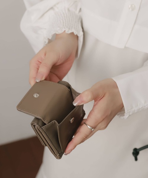 SENSE OF PLACE by URBAN RESEARCH（センスオブプレイスバイアーバンリサーチ）の「ミニマムコンパクトウォレット（財布・レディース・ブラック/シルバー/モカ・ONE）」の7枚目の写真