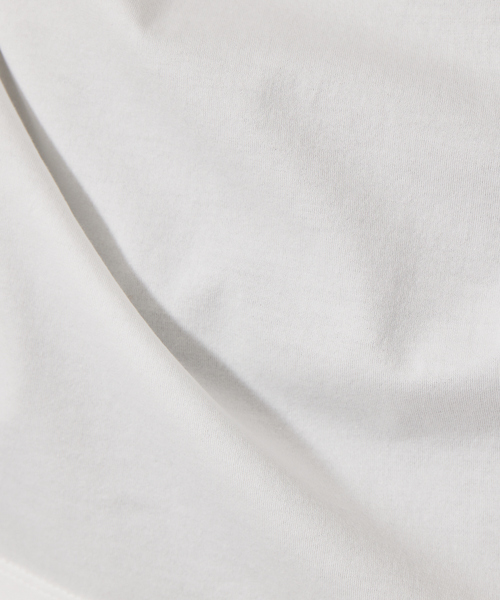 qualite（カリテ）の「レギュラーヘムコットンカットソー（Tシャツ/カットソー・レディース・オフホワイト/ブラック・フリー）」の3枚目の写真