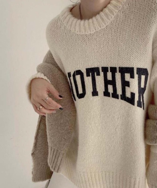 Girly Doll（ガーリードール）の「配色ロゴニット・セーター（ニット/セーター・レディース・グレー/ピンク/アイボリー/キャメル/グリーン/ブルー/ブラック/ライトブルー・F）」の2枚目の写真