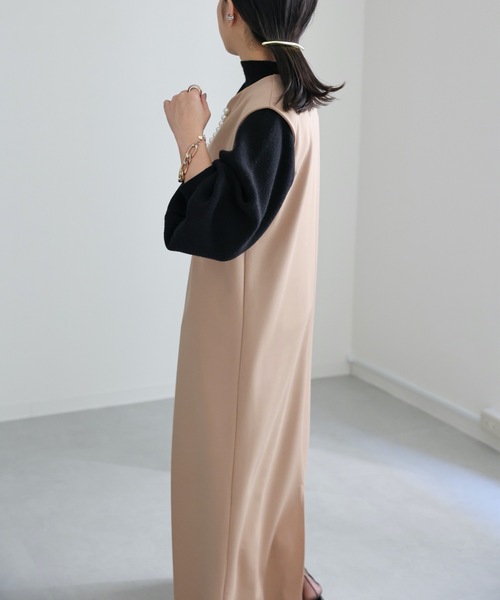 ap retro(アプレトロ)の「深Vネックパール付きワンピース / キーネックノースリワンピース(ワンピース・レディース・ブラック/ベージュ/ブルー/ライトグリーン/アイボリー・FREE)」の18枚目の写真