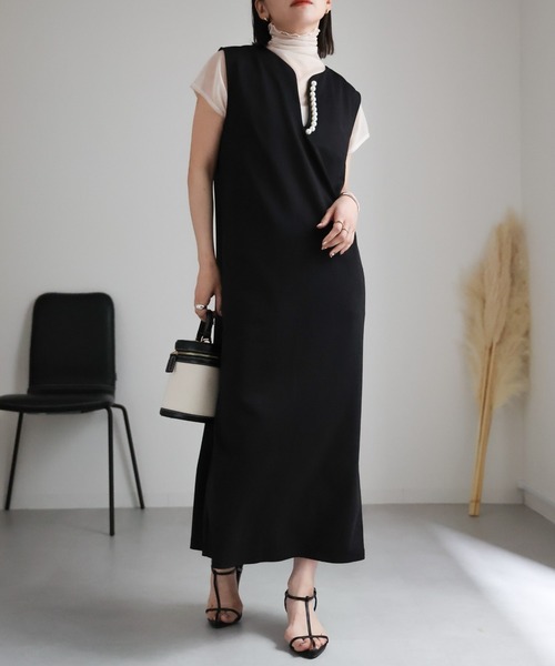 セール】深Vネックパール付きワンピース / キーネックノースリ
