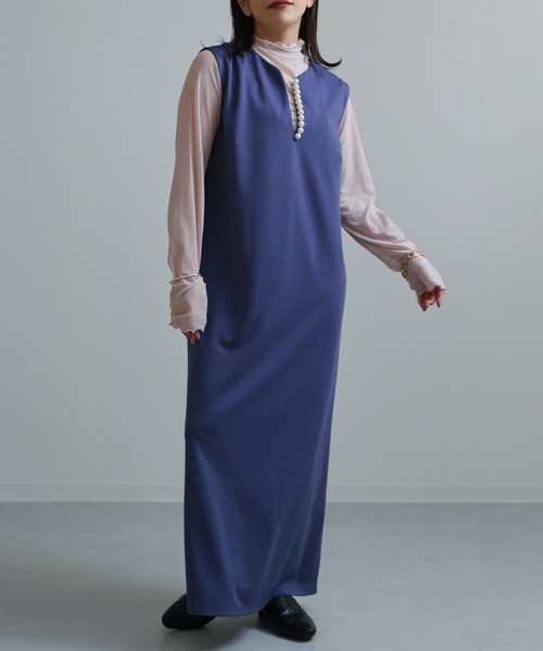 ap retro(アプレトロ)の「深Vネックパール付きワンピース / キーネックノースリワンピース(ワンピース・レディース・ブラック/ベージュ/ブルー/ライトグリーン/アイボリー・FREE)」の6枚目の写真