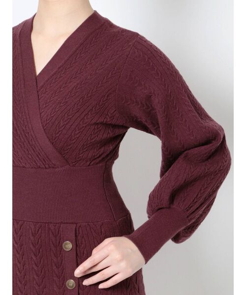 LAGUNAMOON（ラグナムーン）の「カシュクールケーブルニットワンピース（ワンピース・レディース・アイボリー/モカ/ボルドー・SMALL/MEDIUM）」の19枚目の写真