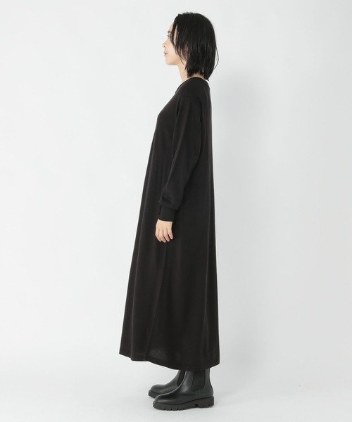 studio CLIP（スタディオクリップ）の「【洗濯機で洗える/毛玉になりにくい】12ゲージラクリルフレアーニットワンピース（ワンピース・レディース・ブルー/イエロー/ブラック・FREE）」の14枚目の写真