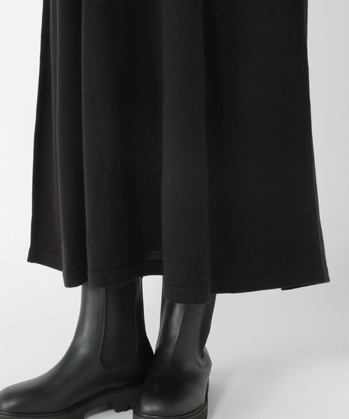 studio CLIP（スタディオクリップ）の「【洗濯機で洗える/毛玉になりにくい】12ゲージラクリルフレアーニットワンピース（ワンピース・レディース・ブルー/イエロー/ブラック・FREE）」の6枚目の写真