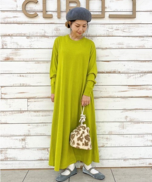 studio CLIP（スタディオクリップ）の「【洗濯機で洗える/毛玉になりにくい】12ゲージラクリルフレアーニットワンピース（ワンピース・レディース・ブルー/イエロー/ブラック・FREE）」の18枚目の写真