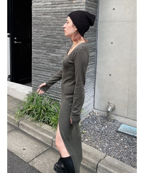 ENVYM（アンビー）の「スリットニットロングＯＰ（ワンピース・レディース・グレー/ブラック/グリーン・FREE）」の15枚目の写真