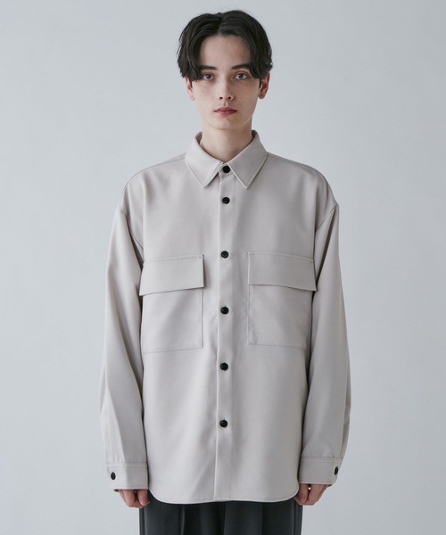 LUCY（ルーシー）の「LUCY/【セットアップ対象商品】イージーケア フラップBIGシャツ（シャツ/ブラウス・メンズ・ブルー系その他/アイボリー/ブラック・MEDIUM/LARGE）」の16枚目の写真