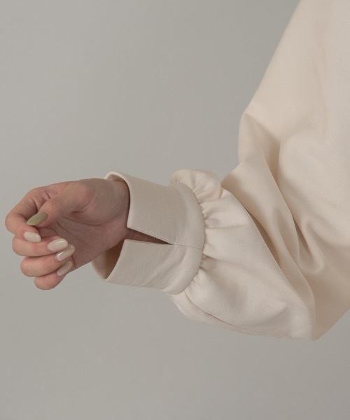 Amiur（エミレ）の「quilting docking volume tops（その他トップス・レディース・アイボリー/カーキ・FREE）」の11枚目の写真