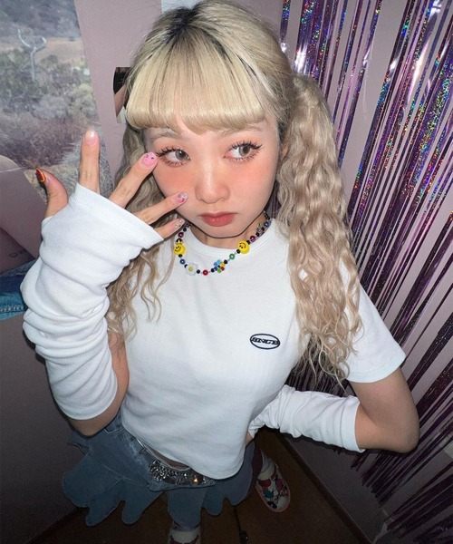 Snap club(スナップクラブ)の「【Snap club】アームウォーマー付きショートトップス(Tシャツ/カットソー・レディース・ブラック/ホワイト/グレー/ピンク/ブルー・FREE)」の1枚目の写真