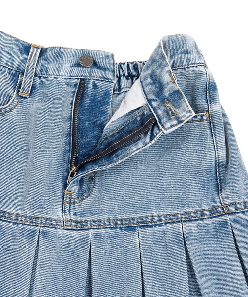 PUNYUS（プニュズ）の「プリーツヘムデニムミニスカート（デニムスカート・レディース・ライトブルー/ブラック・1/2/4/3）」の4枚目の写真