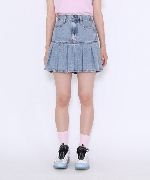 PUNYUS（プニュズ）の「プリーツヘムデニムミニスカート（デニムスカート・レディース・ライトブルー/ブラック・1/2/4/3）」の19枚目の写真