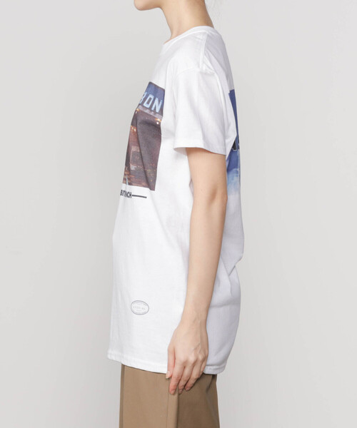 TANGTANG（タンタン）の「TANGTANG | 半袖Tシャツ SHEWASCHOBBITLYNCH