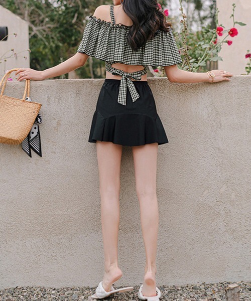 Dalfwin(ダールフィン)の「ギンガムチェックオフショルダーフリルビキニ×スカート3点セット水着(水着・レディース・ブラック・ONE SIZE)」の11枚目の写真