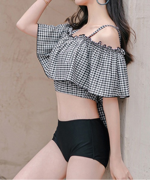 Dalfwin(ダールフィン)の「ギンガムチェックオフショルダーフリルビキニ×スカート3点セット水着(水着・レディース・ブラック・ONE SIZE)」の6枚目の写真