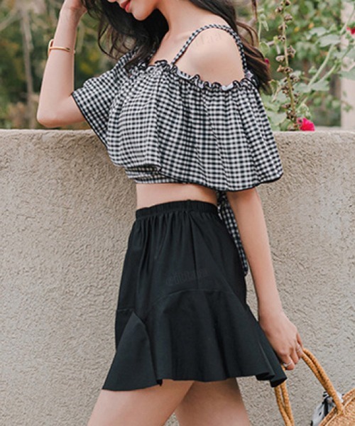 Dalfwin(ダールフィン)の「ギンガムチェックオフショルダーフリルビキニ×スカート3点セット水着(水着・レディース・ブラック・ONE SIZE)」の5枚目の写真