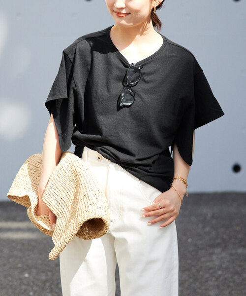 SLOBE IENA（スローブイエナ）の「リネン混フレアスリーブプルオーバー（Tシャツ/カットソー・レディース・ブラウン/ブラック/ホワイト・FREE）」の13枚目の写真