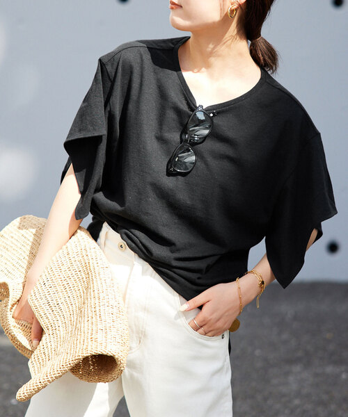 SLOBE IENA（スローブイエナ）の「リネン混フレアスリーブプルオーバー（Tシャツ/カットソー・レディース・ブラウン/ブラック/ホワイト・FREE）」の14枚目の写真