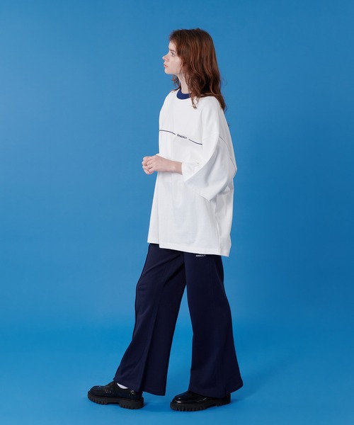 ONCILY(オンシェリー)の「LOGO RINGER T-SHIRT / ワンポイントロゴリンガーTシャツ(Tシャツ/カットソー・メンズ・オフホワイト/ネイビー・LARGE/MEDIUM)」の14枚目の写真