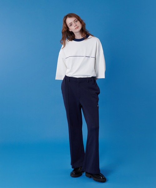 ONCILY(オンシェリー)の「LOGO RINGER T-SHIRT / ワンポイントロゴリンガーTシャツ(Tシャツ/カットソー・メンズ・オフホワイト/ネイビー・LARGE/MEDIUM)」の5枚目の写真