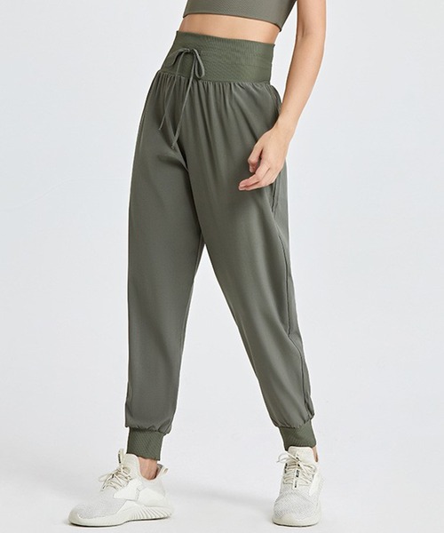 DAY CLOSET（デイ クローゼット）の「レディース ハイウエストヨガウェアジョガーパンツ[トレーニングウェア/ジムウェア/ピラティスウェア]（スウェットパンツ・レディース・カーキ/ブラック/ベージュ・XL/L/M/S）」の8枚目の写真