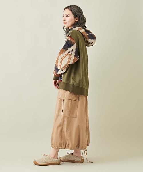 CUBE SUGAR（キューブシュガー）の「スウェット×ジャガードプルオーバーパーカー（パーカー・レディース・ナチュラル/ブラック/カーキ・M）」の12枚目の写真