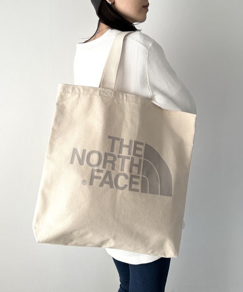 THE NORTH FACE(ザノースフェイス)の「国内未発売 THE NORTH FACE(ザ・ノースフェイス)/A4対応 大容量 ロゴ バンダナ柄 コットン キャンバストートバッグ/COTTON CANVAS TOTE(トートバッグ・レディース・ブルー/ブラック/ライトグレー/グリーン・FREE)」の17枚目の写真