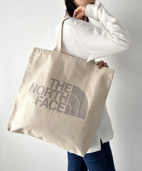 THE NORTH FACE(ザノースフェイス)の「国内未発売 THE NORTH FACE(ザ・ノースフェイス)/A4対応 大容量 ロゴ バンダナ柄 コットン キャンバストートバッグ/COTTON CANVAS TOTE(トートバッグ・レディース・ブルー/ブラック/ライトグレー/グリーン・FREE)」の16枚目の写真
