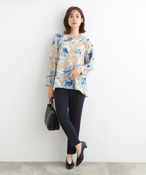 新品タグ付き♪INDIVI 洗える/日本製　アートタッチフラワーブラウス 5L 春の新作！/洗える/日本製】アートタッチフラワーブラウス