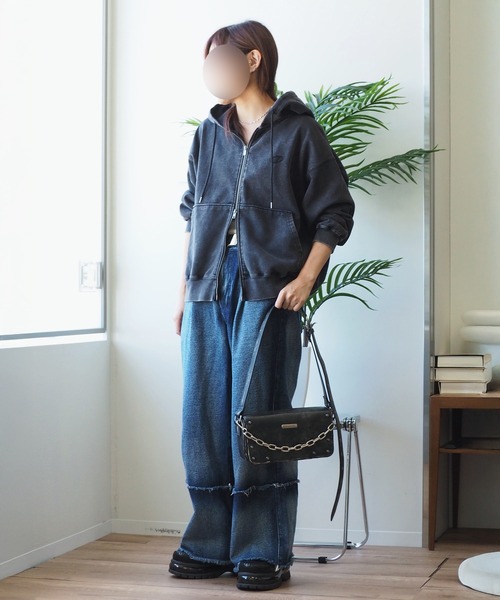 CLEL(クレイル)の「【CLEL】Heavy Weight Logo Embroidered Full-Zip Hoodie/ヘビーウェイト ロゴ刺繍フルジップパーカー(パーカー・メンズ・ブラック/チャコールグレー/ナチュラル/ブラウン系/グレー系/ブラック系/ブルー系/グレー系1/ホワイト系1/ネイビー系1/グリーン系1/グレー/レッド系1・M/S/XS/L/XXS)」の15枚目の写真